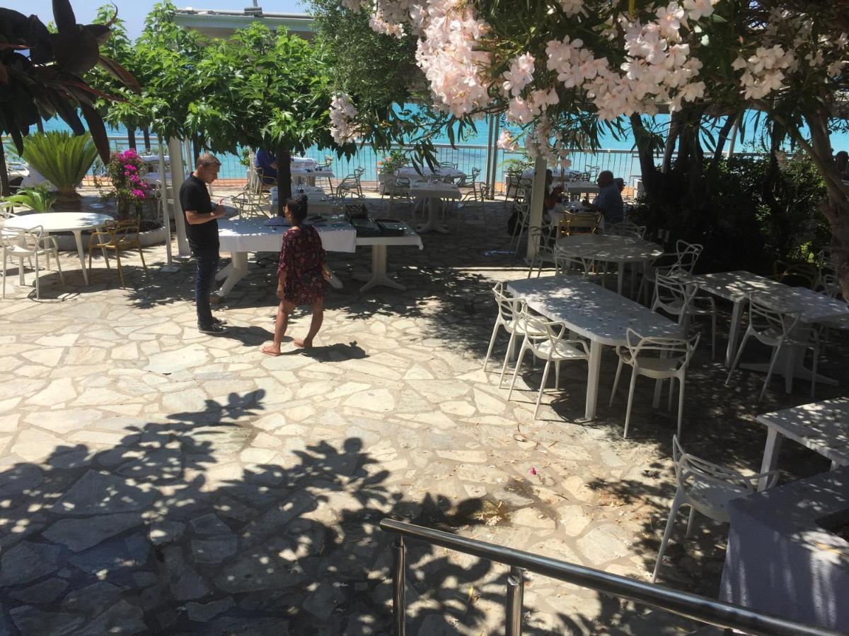 Ajaccio Magnifique T2 45M2 Neuf 5 Personnes Clim Wifi Stationnement Gratuit Centre Ville Plage A 300M Ngoại thất bức ảnh